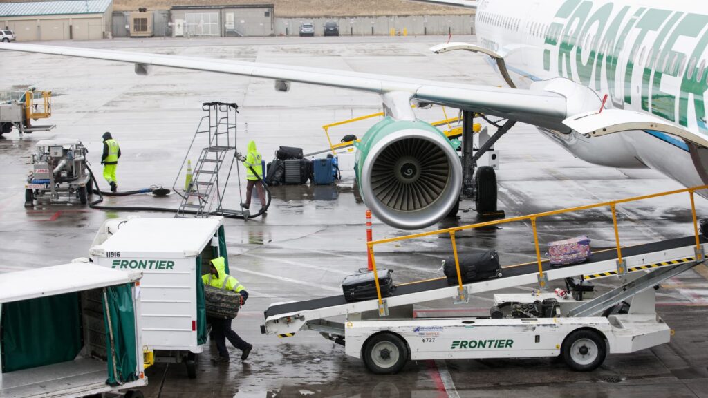 Frontier Airlines tilbyder gratis kontrollerede poser promo i Swipe ved Southwest