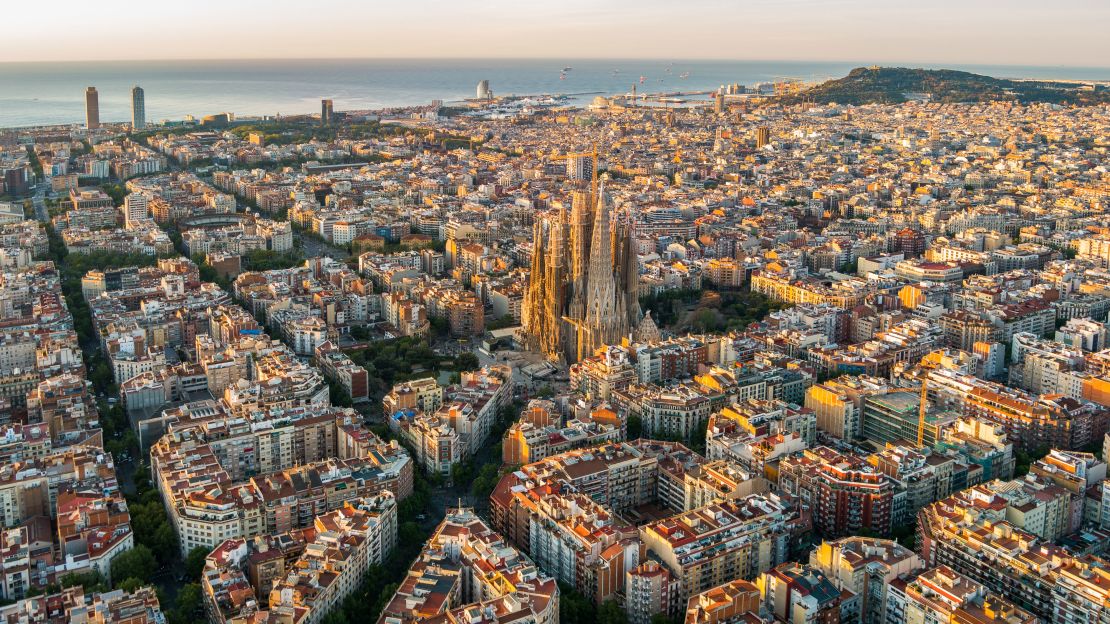 Tre barer i den livlige by Barcelona var i dette års top 10 på verdens 50 bedste barer -liste.