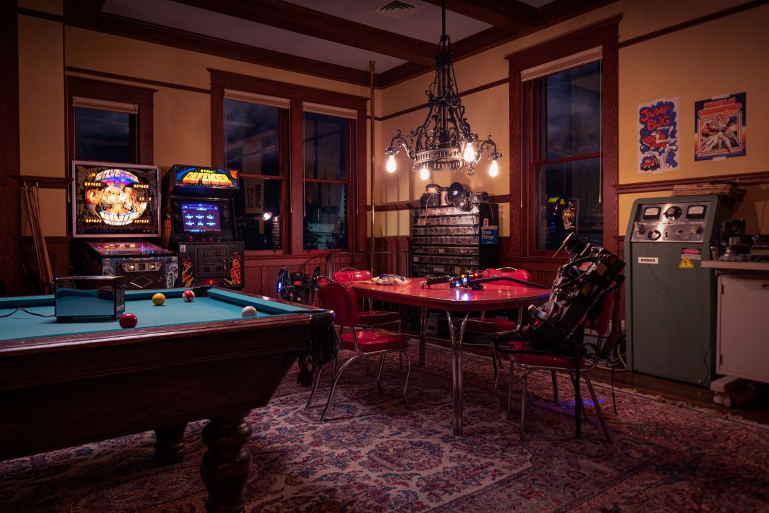 Det genskabte brandhus ligger i Portland, ikke i New York City, hvor filmen finder sted.