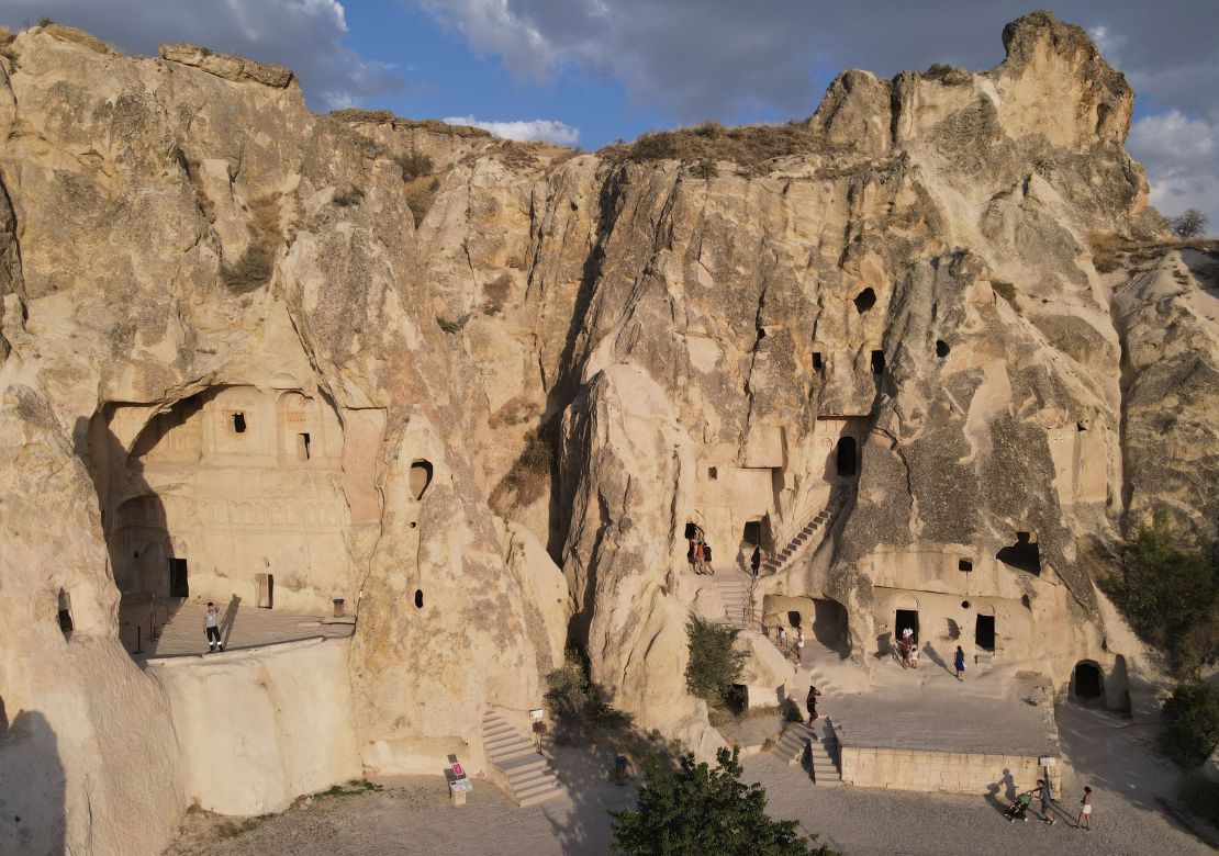 Folk har boet i huler i Cappadocia i århundreder.