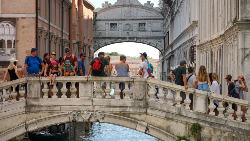 Internationale turister til os falder, men amerikanere fortsætter til udlandet