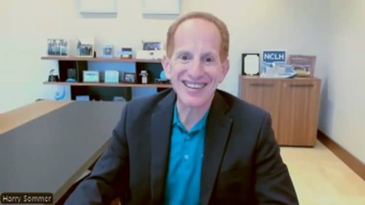 Norwegian Cruise Line Holdings CEO Harry Sommer om Q1 Indtjening og forbrugernes tilstand