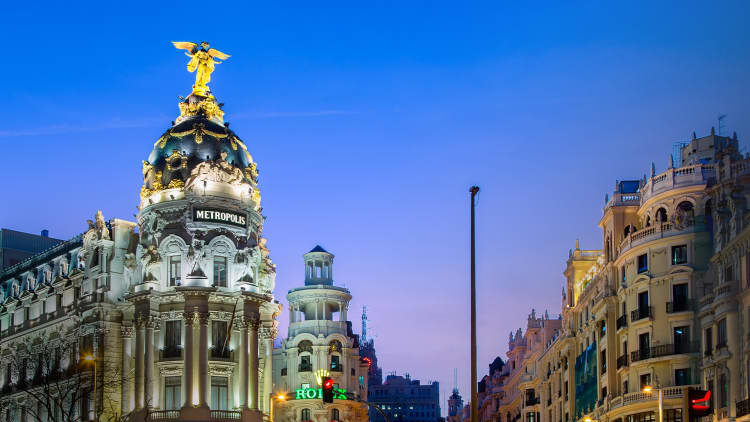 Hvordan de ultra velhavende rejser i Madrid