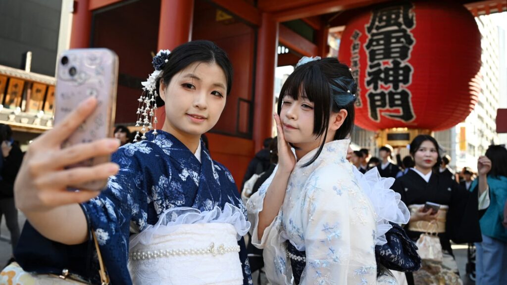 Japans rejseaktier synker, efterhånden som Kina-Japan spyttet dybere