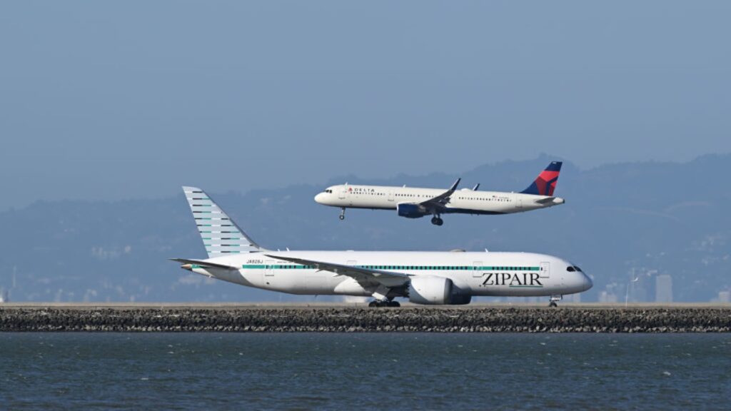 Flyselskaber bliver knust af brændstofomkostninger, lavprisflyselskaber forsøger at klare sig