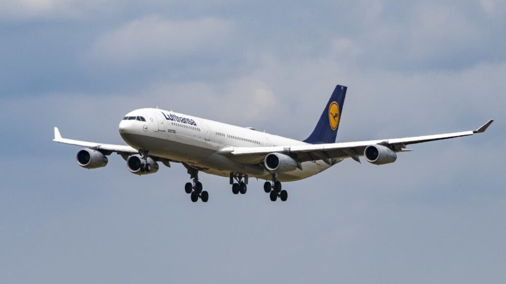 Lufthavne kan stå over for en krise i jetbrændstof inden for 3 uger, advarer industrien