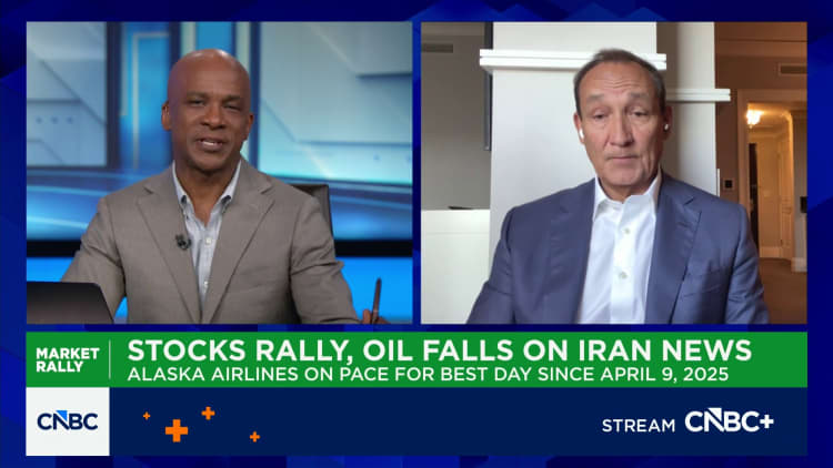 Tidligere administrerende direktør for United Airlines vægter Uniteds potentielle fusion med American Airlines