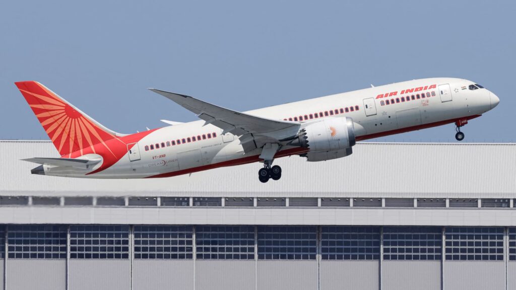 Irans krigsnedfald tvinger Singapore Airlines-støttede Air India til at aflyse 27 % af internationale flyvninger